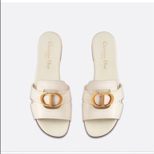 DIOR Montaigne Mule in Calfskin off white size 8.5